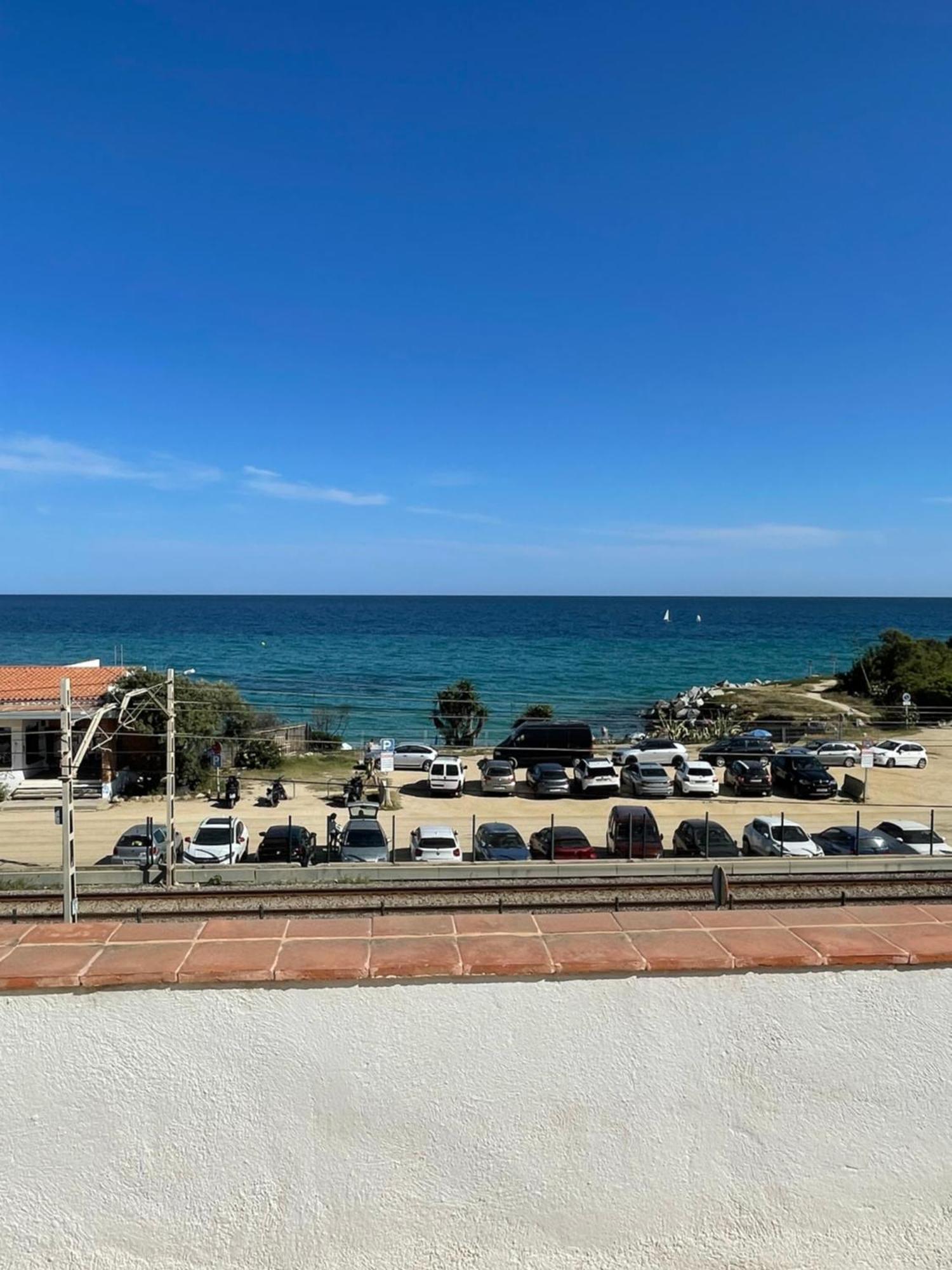 Espectacular casa indiana en primera línea de mar Vilassar De Mar Exterior foto